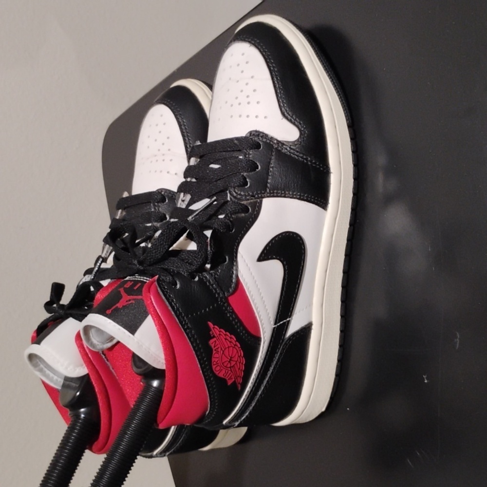 Nike Air Jordan 1 Mid 'Red Panda' Size 7